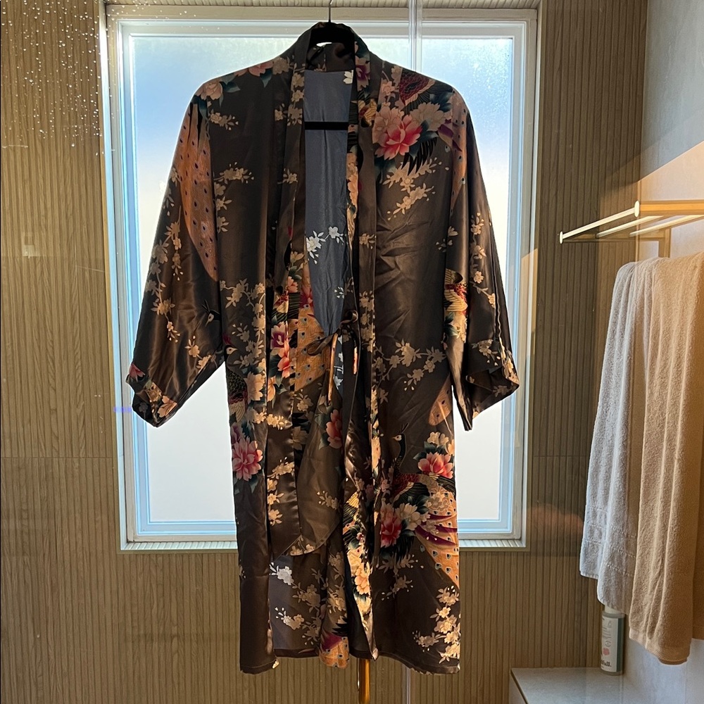 Floral Satin Kimono Robe - Black and Pink